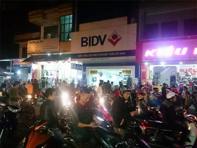 Cảnh sát ráo riết truy lùng đối tượng cướp ngân hàng ở Huế