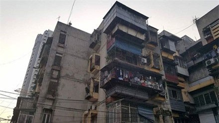 Cháy căn hộ tầng 5 ở khu tập thể, nhiều đồ đạc bị thiêu rụi