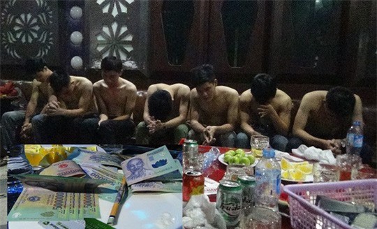 Đột kích quán karaoke, cảnh sát bắt 15 kẻ đang phê ma túy