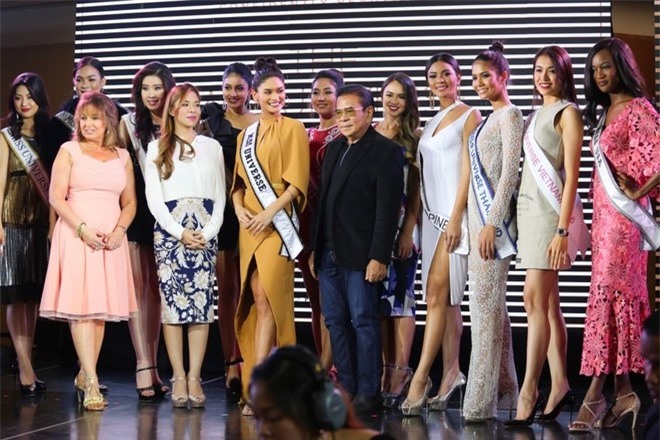 Lệ Hằng nổi bật giữa "rừng hoa" của Miss Universe