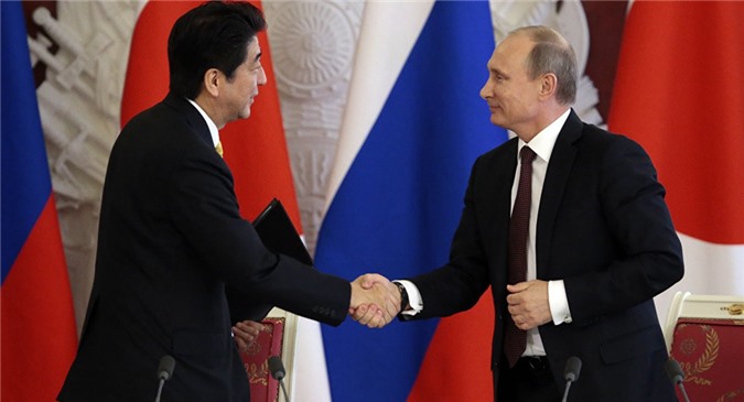 Tổng thống Nga Putin gặp Thủ tướng Nhật Abe, Mỹ tỏ ra bất mãn
