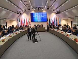 Các nước OPEC cắt giảm sản lượng khai thác dầu mỏ
