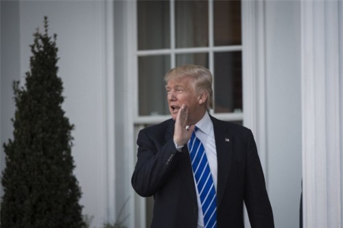 Donald Trump nêu lý do không cần báo cáo tình báo hàng ngày như Obama