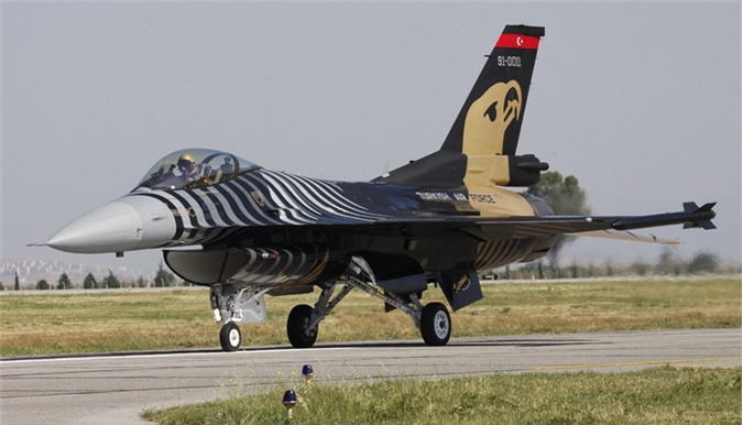 Không quân Thổ Nhĩ Kỳ tăng cường không kích Syria