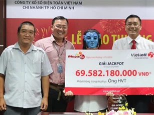 Người thứ 6 trúng xổ số độc đắc Vietlott nhận gần 70 tỷ đồng