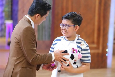 Vua đầu bếp nhí: Quốc Huân ngậm ngùi chia tay giấc mơ