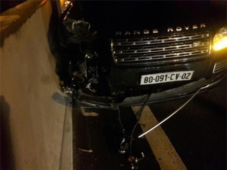 4 ôtô tông liên hoàn trên cao tốc, Range Rover biển 80 nát đầu