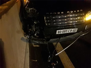4 ôtô tông liên hoàn trên cao tốc, Range Rover biển 80 nát đầu