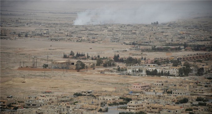 Lộ diện kẻ đứng sau giúp IS tập hợp 5.000 tay súng dồn về Palmyra?