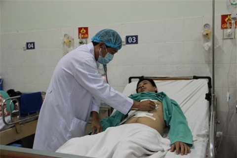 Nam thanh niên nhập viện cấp cứu vì bị đâm thủng tim sau chầu nhậu