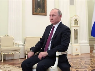 Tổng thống Nga Putin bất ngờ kể chuyện "mối tình đầu"