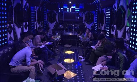 Đột kích quán karaoke "núp bóng" động ma túy ở Hải Phòng