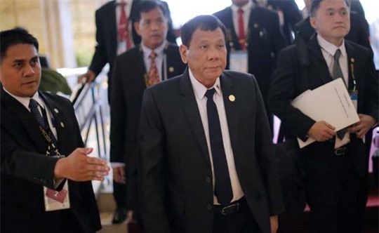 Ông Duterte mệt mỏi, "chê" lương tổng thống quá thấp