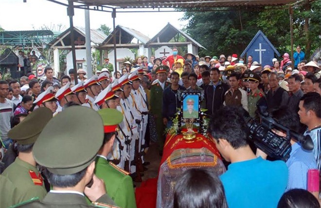 Truy thăng quân hàm cho 3 công an hy sinh vụ nổ tại Công an tỉnh Đắk Lắk