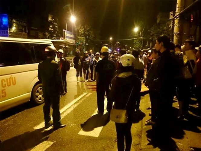 Xe máy tông vào cột điện, 2 sinh viên tử vong tại chỗ