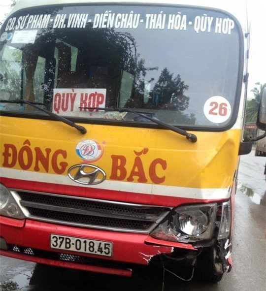 Nghệ An: Bí thư xã bị xe buýt đâm tử vong