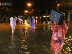 Người dân Hội An trắng đêm chạy lũ