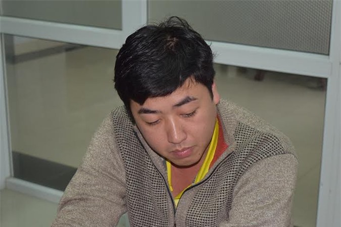 Hàng chục cảnh sát cải trang dân thường bắt nghi can cướp ngân hàng