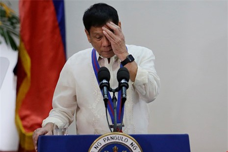 Tổng thống Duterte thừa nhận "lạm dụng" thuốc giảm đau liều cao