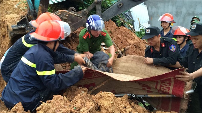 Hiện trường vụ sạt lở đất kinh hoàng tại Nha Trang