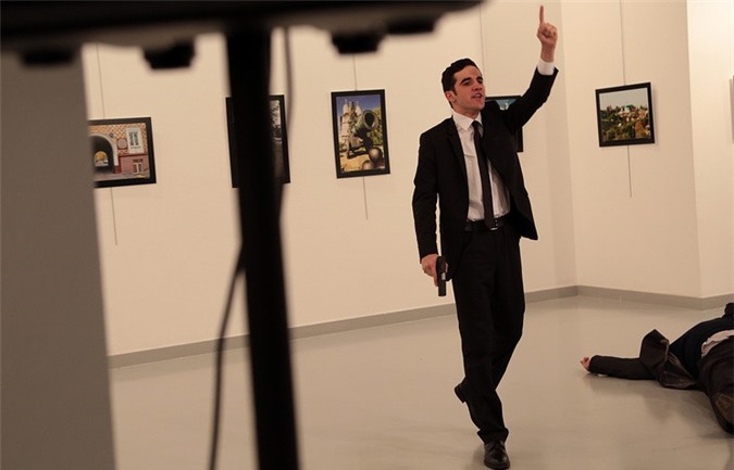 Nhà ngoại giao Kyrgyzstan: Hung thủ bắn hết số đạn vào đại sứ Nga