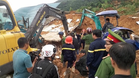 Sạt lở núi ở Nha Trang: Danh tính 2 nạn nhân tử vong