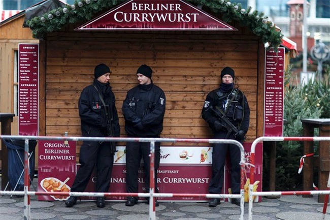 Đâm xe tải ở Đức: Thưởng hơn 100.000 USD bắt nghi phạm