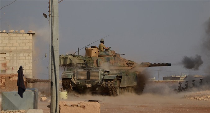 Lính Thổ Nhĩ Kỳ và phe đối lập Syria đồng loạt nã đạn pháo vào Afrin