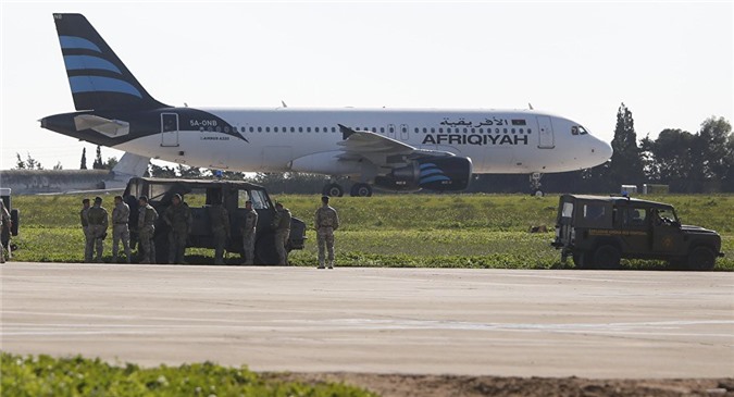 Không tặc cướp máy bay Libya, đòi trả tự do con trai Gaddafi
