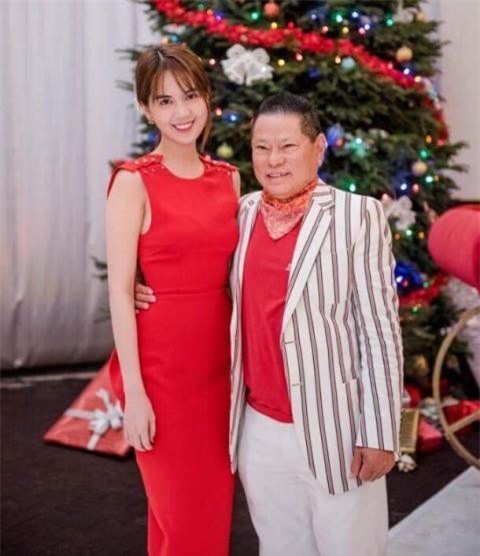 Tỷ phú Hoàng Kiều chia sẻ lần đầu nằm cạnh Ngọc Trinh 