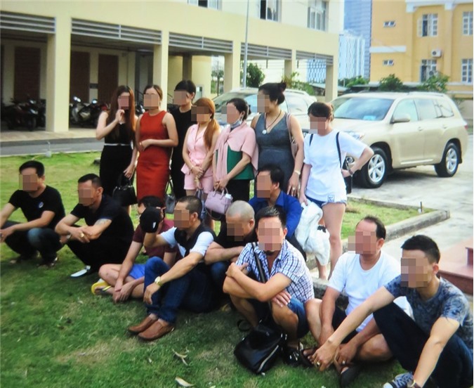 Bắt quả tang 18 nam, nữ phê ma túy buổi tiệc chiêu đãi của đại gia