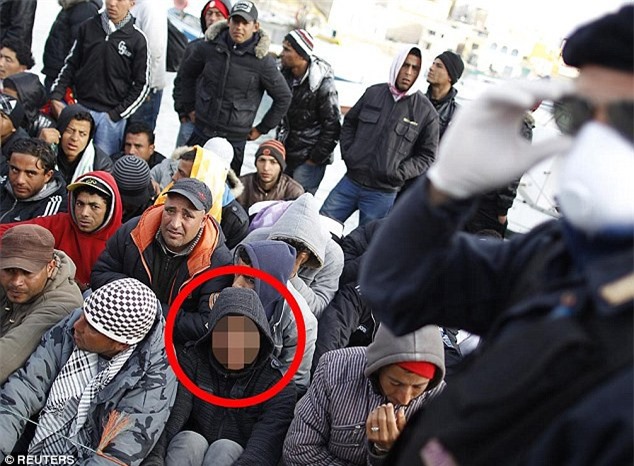 Đâm xe tải ở Đức: Nghi phạm "lẻn" vào Châu Âu thế nào?