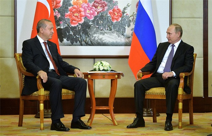 Erdogan và Putin điện đàm về vụ ám sát đại sứ Nga