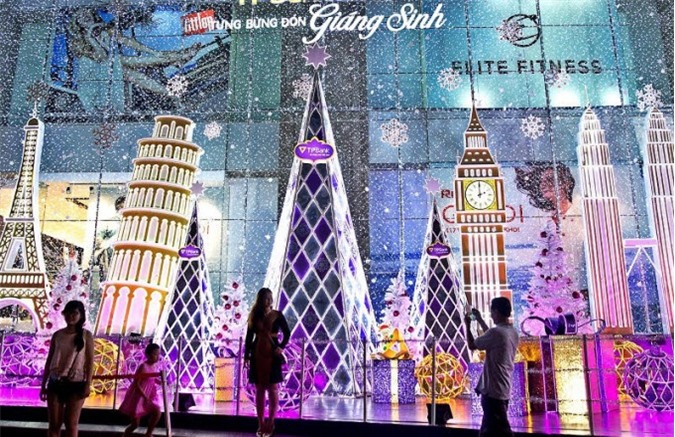 Ngắm nhìn Hà Nội trang hoàng ngày Giáng Sinh 