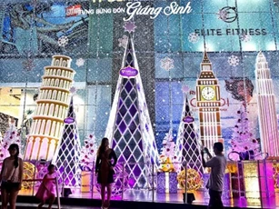 Ngắm nhìn Hà Nội trang hoàng ngày Giáng Sinh