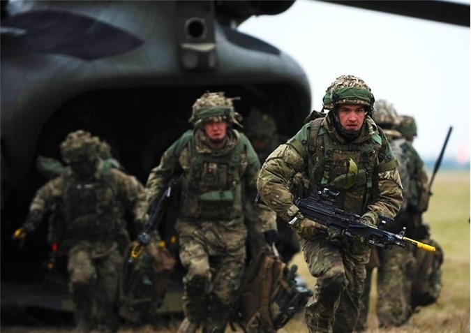 Quân đội Anh: Quân phục Nga không đồng nghĩa với kẻ thù 