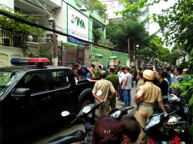 Bắt quả tang gần 50 nam thanh, nữ tú phê ma túy trong toà nhà