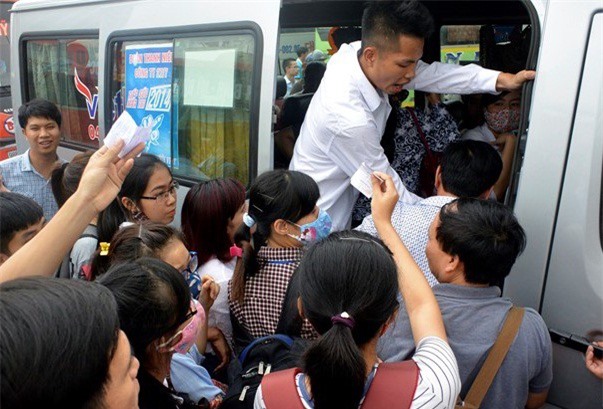 Xử lý nghiêm nhà xe lợi dụng dịp Tết để tăng giá vé