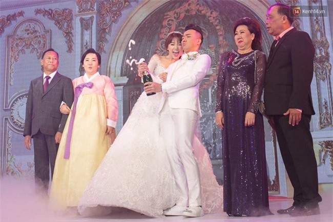 Cận cảnh đám cưới cổ tích của Trấn Thành - Hari Won