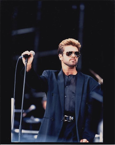 Huyền thoại George Michael và sự mê hoặc kỳ lạ "Last Christmas"
