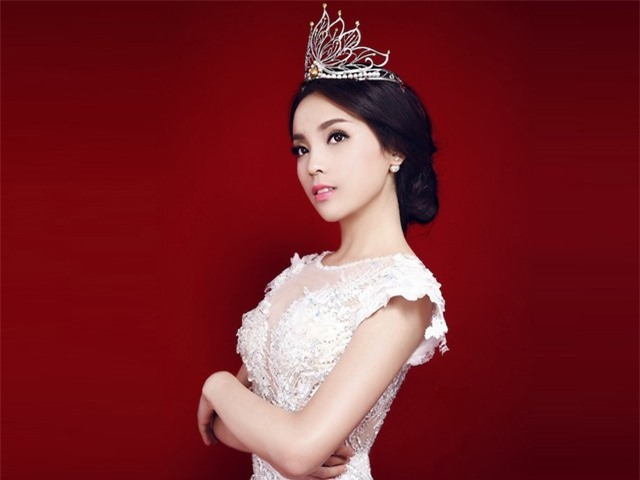 BTC Hoa hậu Việt Nam đề nghị Kỳ Duyên giải thích vụ hút thuốc