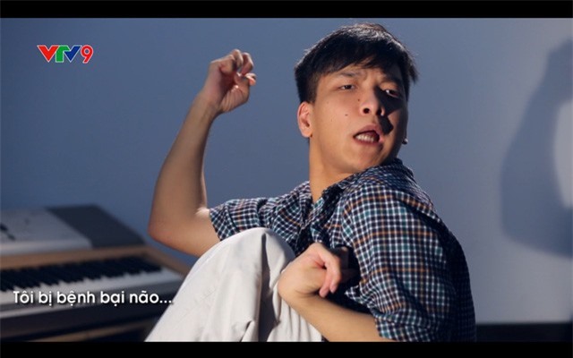 Nhạc sĩ bị bại não khiến khán giả cảm động qua ca khúc "xin lỗi mẹ"