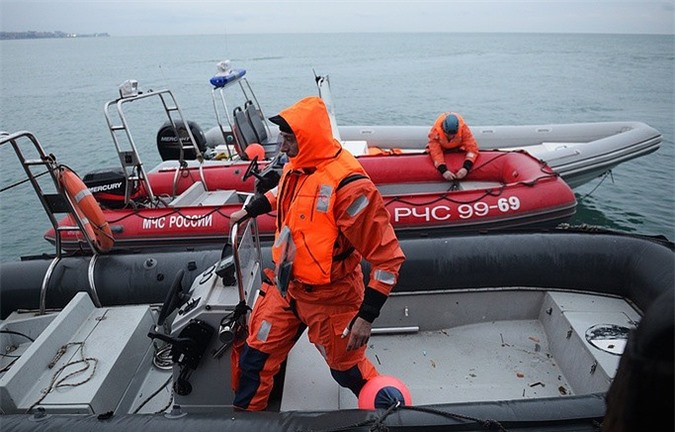 Vụ rơi máy bay Tu-154: Nga đưa hộp đen về Moscow giải mã