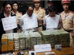 1 án tử, 3 chung thân cho băng nhóm mua bán 227 bánh heroin