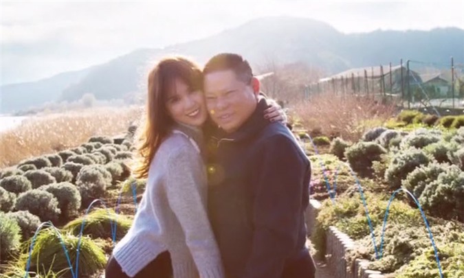 Ngọc Trinh lộ ảnh vô cùng thân mật với tỷ phú Hoàng kiều