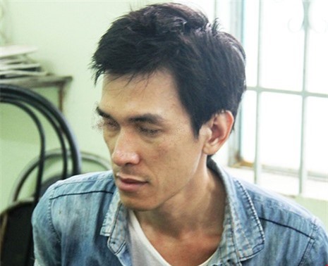 Bắt kẻ ngáo đá dùng dao khống chế con tin ở Nha Trang