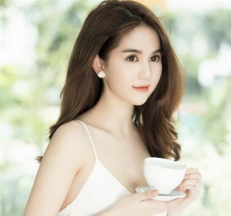 Ngọc Trinh nói về tình yêu sau khi lộ ảnh tình tứ với Hoàng Kiều