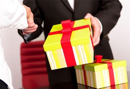 Bộ Tài chính: Không tổ chức chúc tụng, tặng quà Tết cấp trên