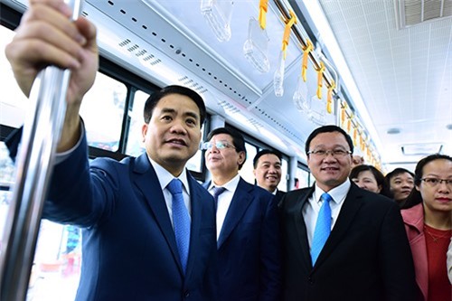 Chủ tịch Hà Nội nói gì sau khi trải nghiệm buýt nhanh BRT?