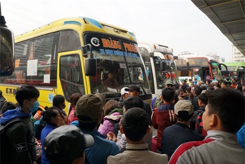 Điều chuyển tuyến xe khách: Tước phù hiệu xe bỏ rơi khách